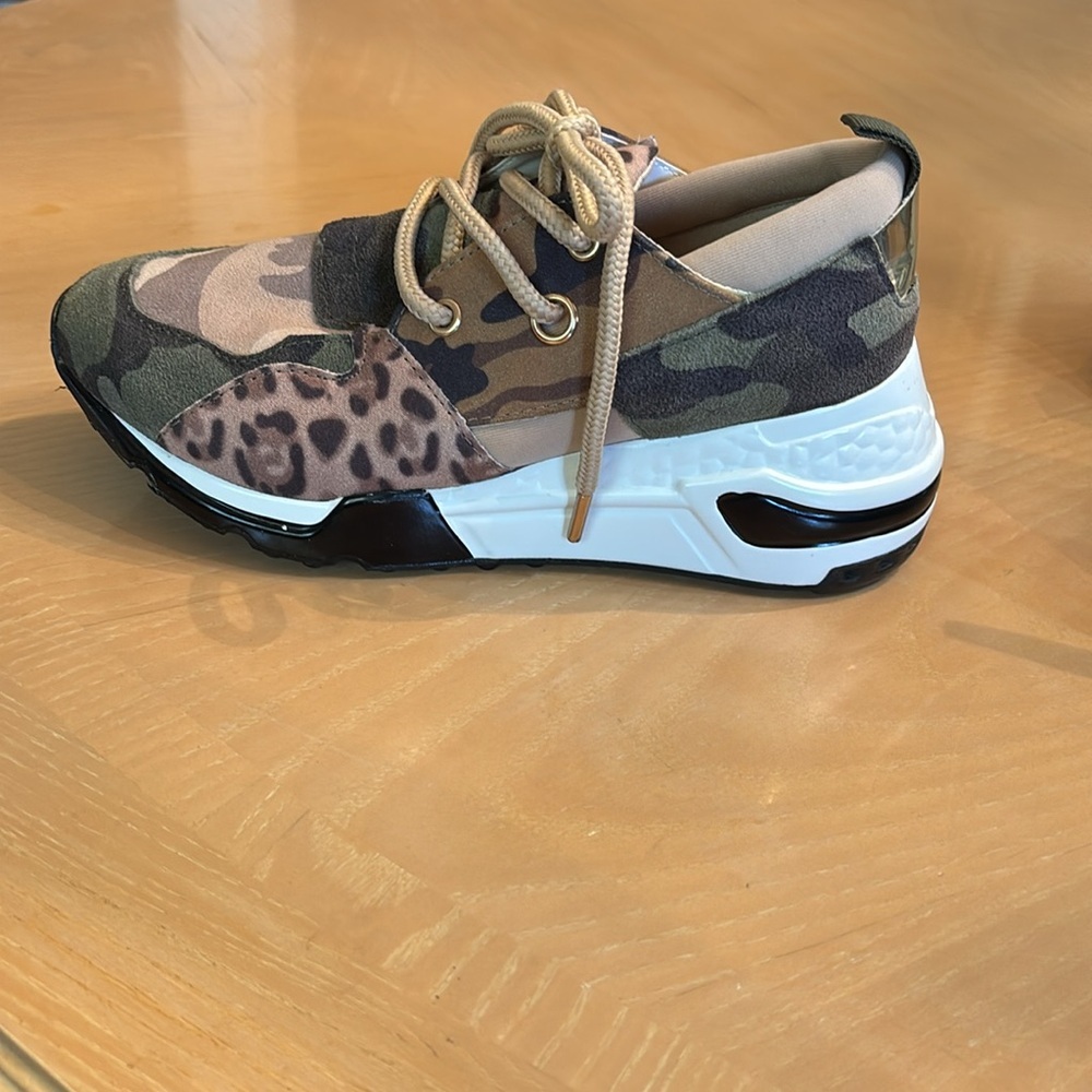 Steve Madden Cliff Camo and Leopard Cliff Sneakers - Size 6.5 - Picture 3 of 10